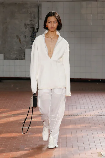 Look 33